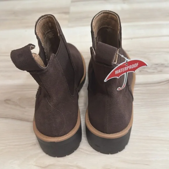 Blondo Mayes Waterproof Chelsea Boot - Picture 6 of 8